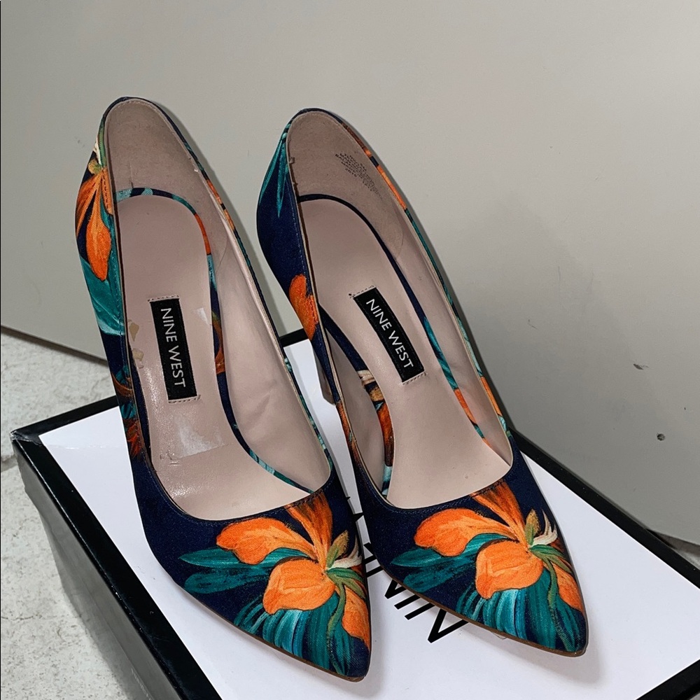 Nine West Navy and Orange Floral Heels -Women’s Size 5- Brand New with Tags